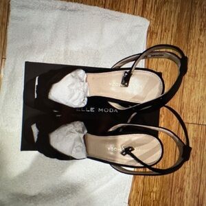 Pelle Moda Elegant Black Heels